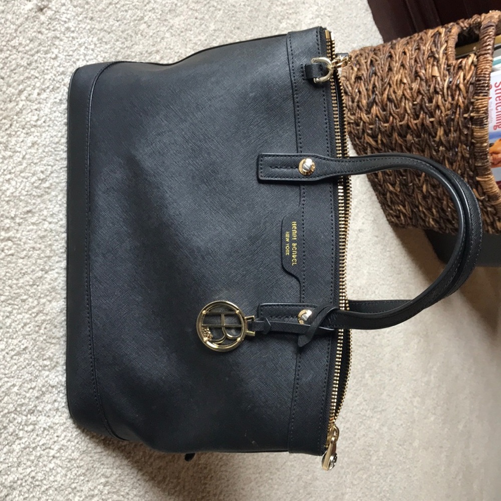 Long strap henri bendel purse